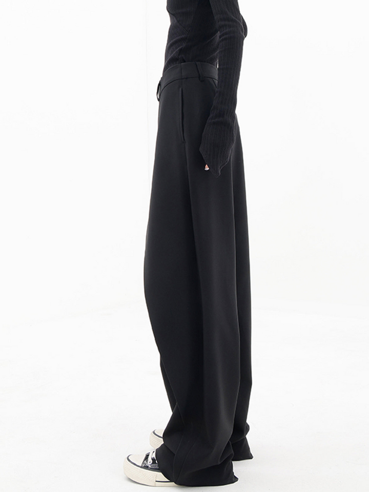 Cleo | Modern baggy trousers