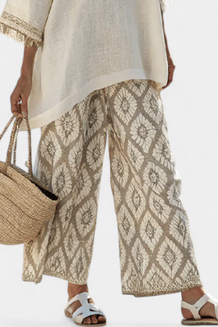 Veronica – sophisticated top and casual pants