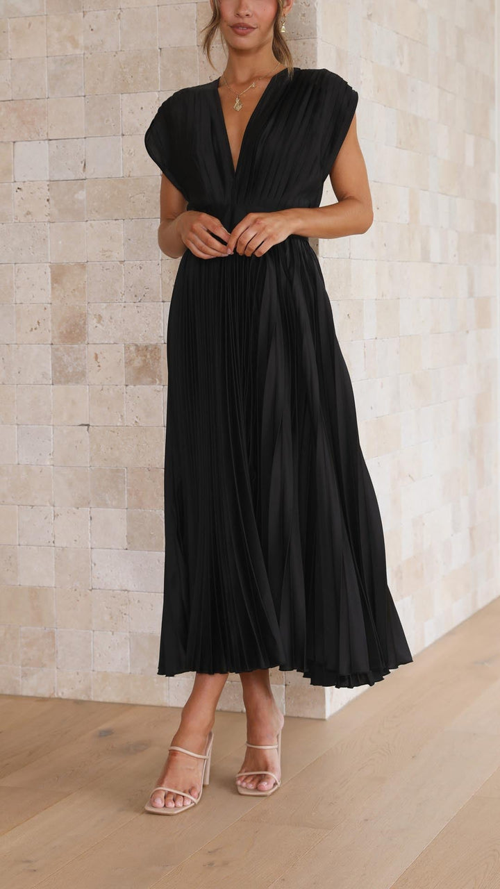 Maria | Elegant Pleated Maxi Dress