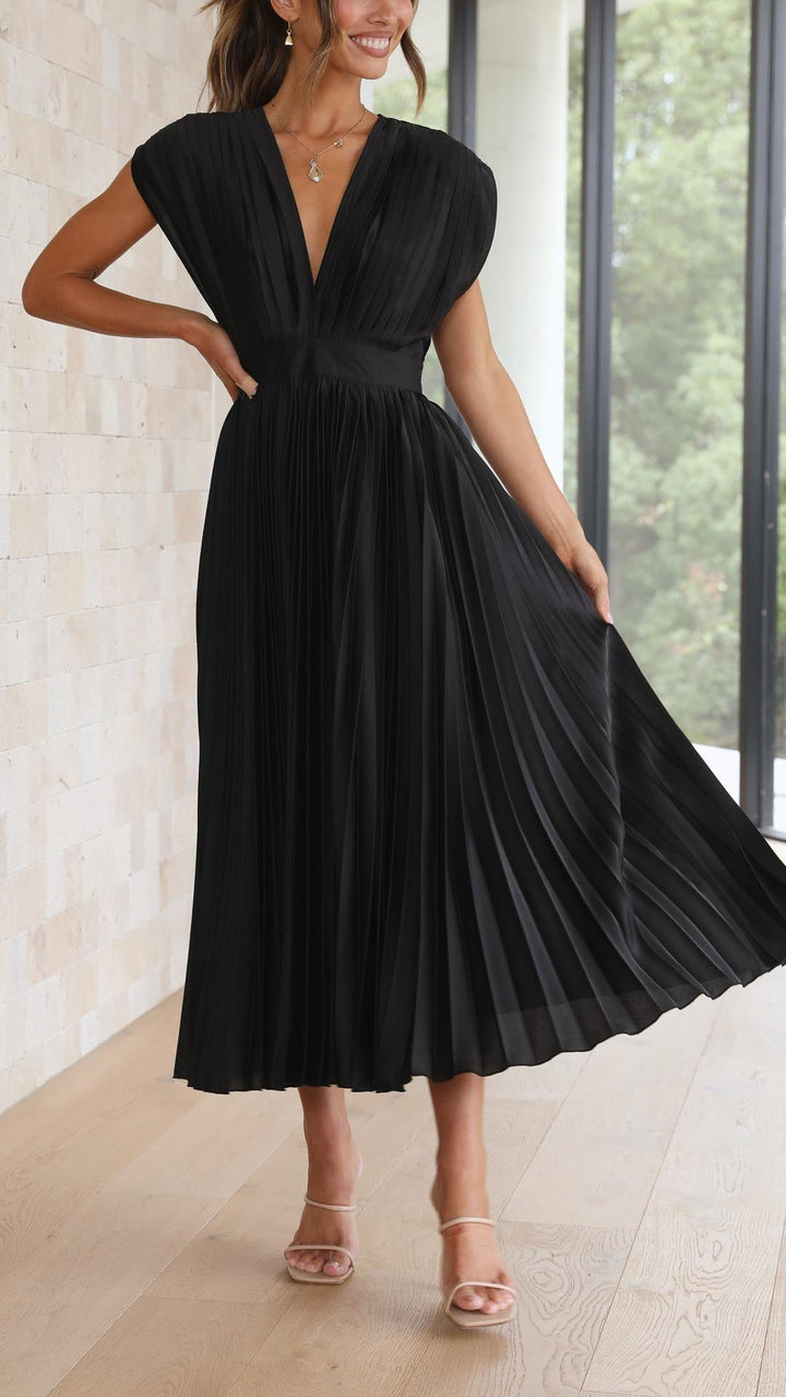 Maria | Elegant Pleated Maxi Dress