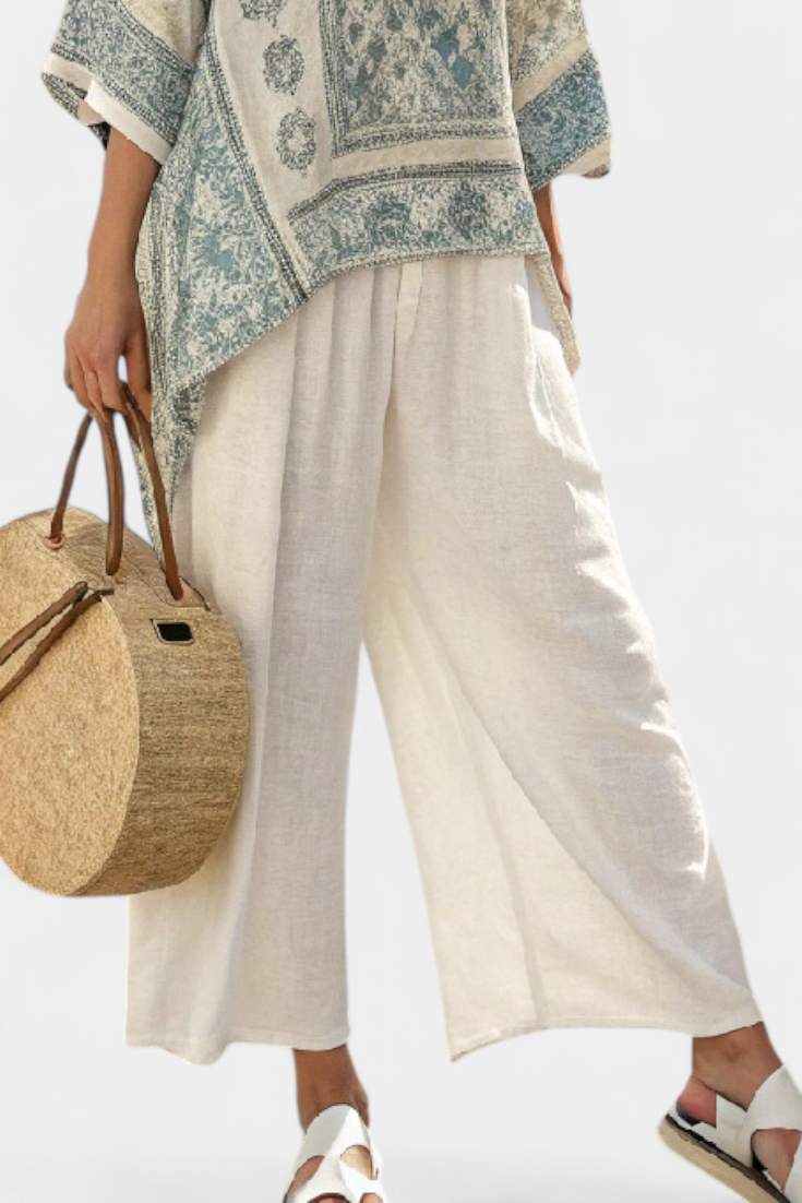 Veronica – Comfortable Printed Blouse and White Wide-Leg Pants